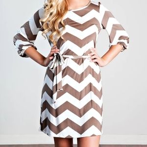 Loila Midi Dress Women's Small Chevron Pattern Brown and White Approx Tie